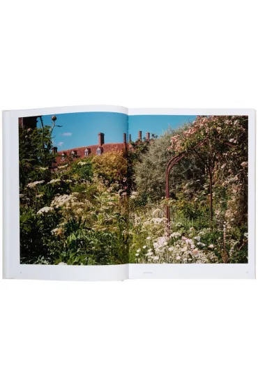 The Avant Gardens. Visionaries and Gardens Beyond Wild Expectations