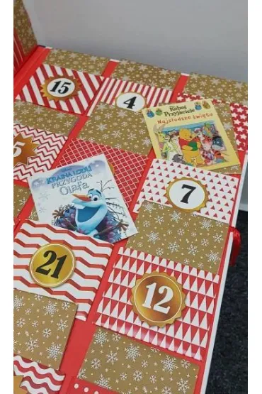 Kalendarz adwentowy. Bajkowa kolekcja. Disney