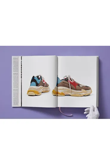 Shoes A-Z - Valerie Steele, Colleen  Hill