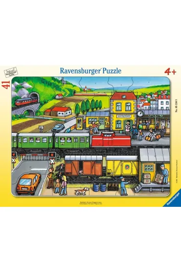 Puzzle 41 At the Station Frame Ravensburger