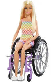 Barbie Fashionistas. Na w�zku str�j w kratk� HJT13 Mattel