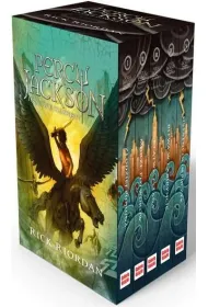 Pakiet Percy Jackson i Bogowie Olimpijscy. Tomy 1-5: Z�odziej Pioruna, Morze Potwor�w, Kl�twa Tytana, Bitwa w Labiryncie, Ostatni olimpijczyk