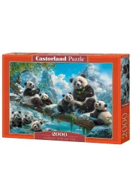 Puzzle 2000 Pandas` Winter Fun Castorland