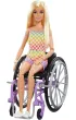 Barbie Fashionistas. Na w�zku str�j w kratk� HJT13 Mattel
