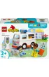 LEGO DUPLO Town Karetka z kierowc� 10447