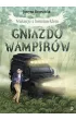Gniazdo wampir�w. Wakacje z Koszmarkiem. Tom 1